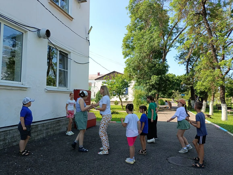 на зарядку становись на зарядку становись.